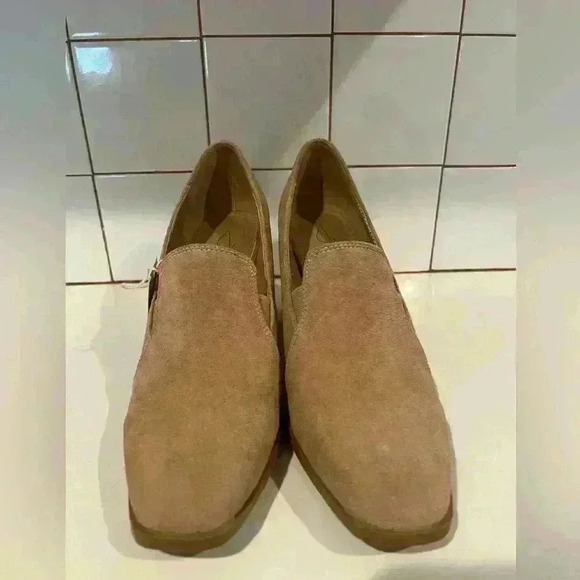 JOIE Wevenly Tan Brown Suede Block Heel Closed Toe Shoes Size 8.5- NWT - Picture 2 of 7